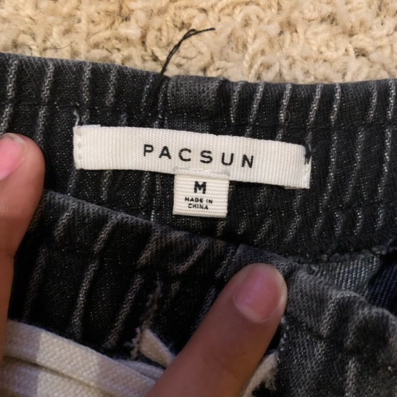 Shorts - Picture 3 of 4